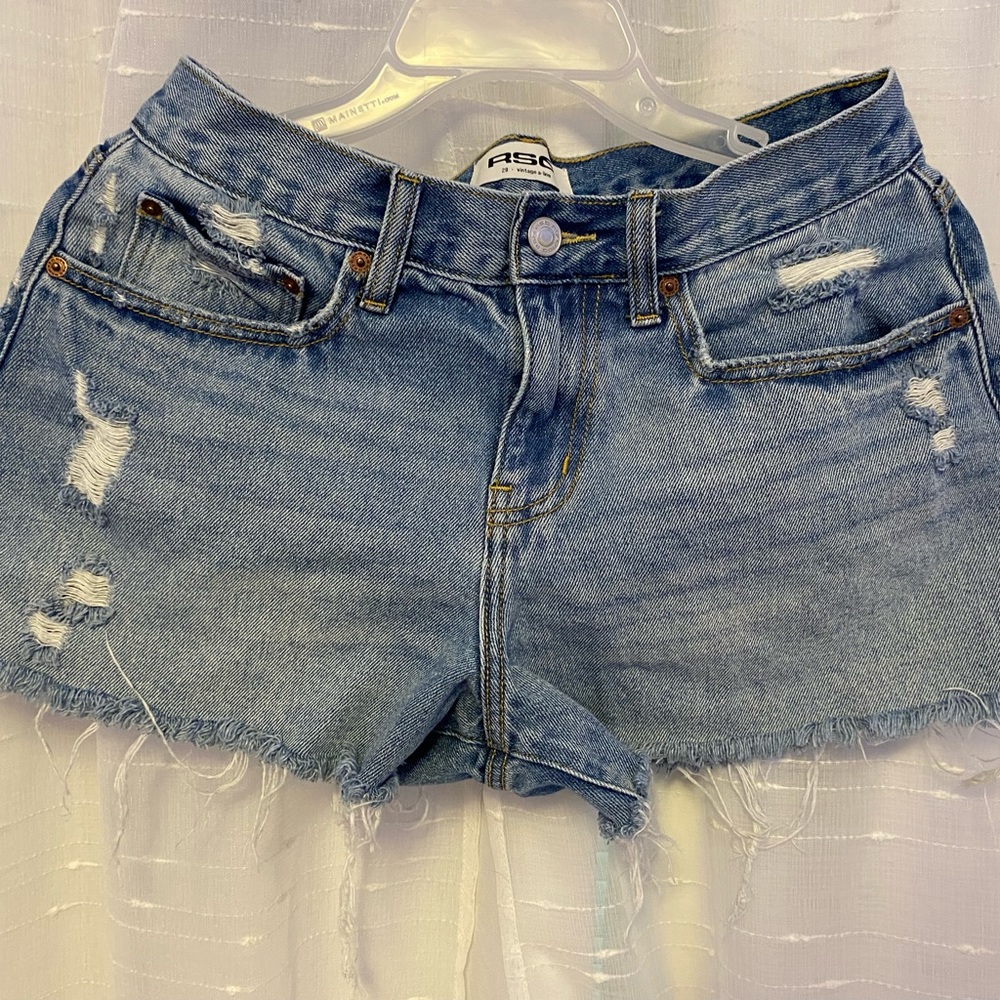 Tilly’s ripped shorts ✨